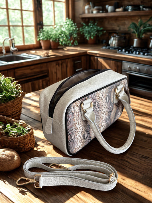 Bolso Elite Python: sofisticación atemporal.