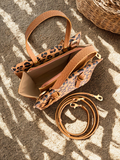 Bolso Martina Petite Animal Print - Estilo salvaje y sofisticado.