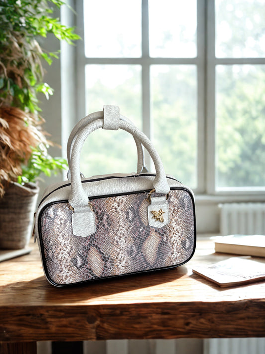 Bolso Elite Python: sofisticación atemporal.