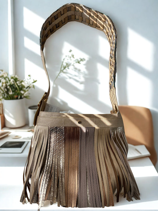 Bolso Cadeneta con Flecos - Arte en movimiento.