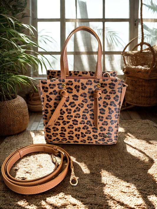 Bolso Martina Petite Animal Print - Estilo salvaje y sofisticado.